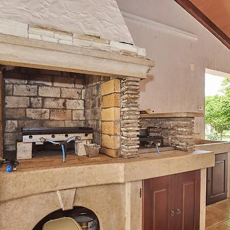 ベッド・アンド・ブレックファスト Carmela ウマグ